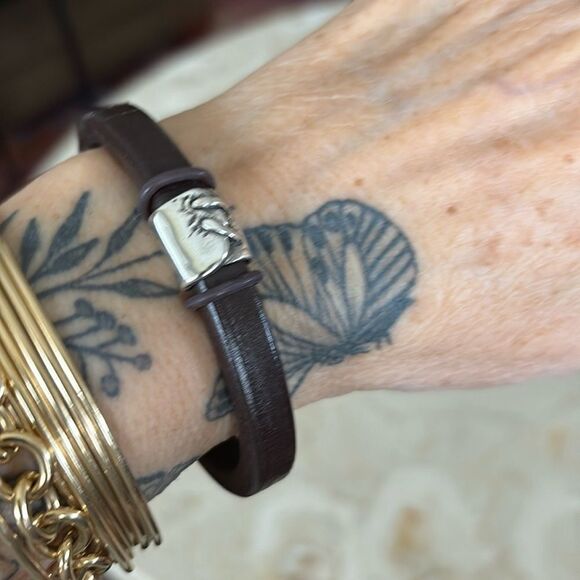 New! Handcrafted Leather Cuff Style Bracelet - Picture 1 of 10